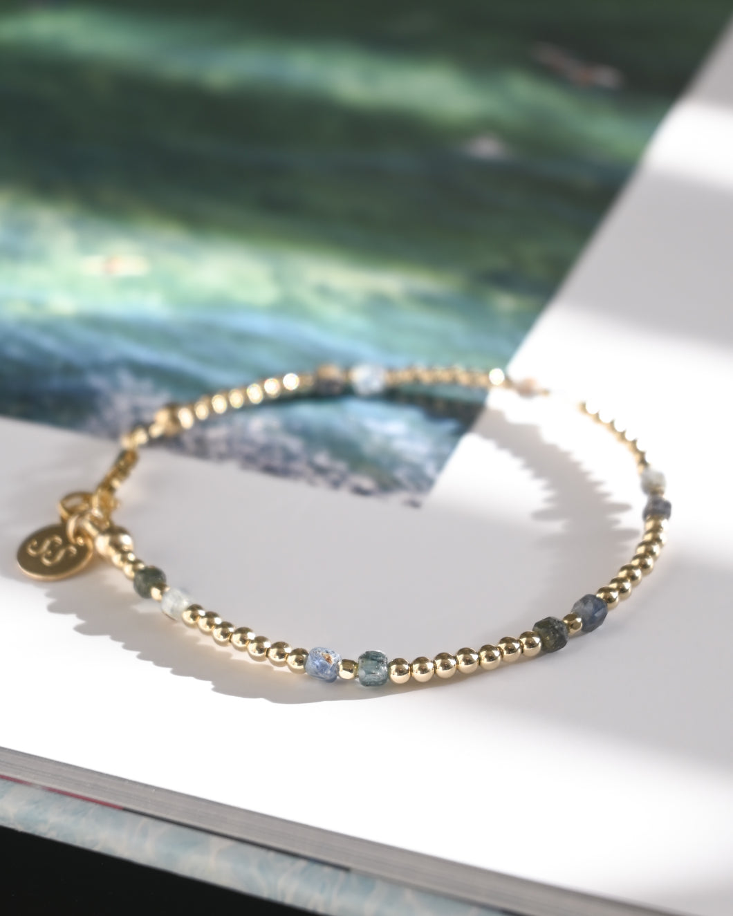 Kyan  |  kyanite